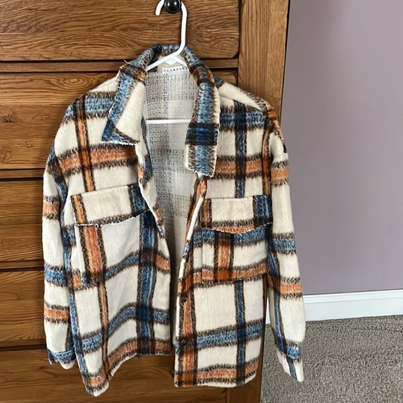 Unique shacket - Picture 1 of 3